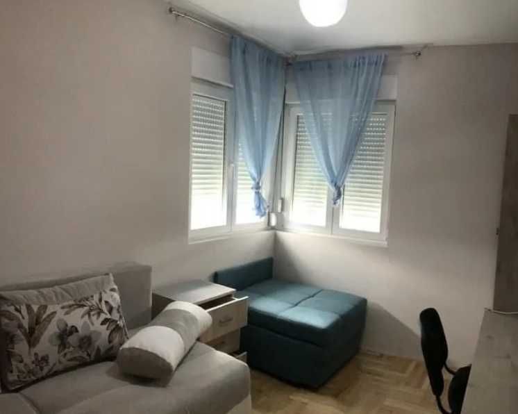 Дава се под наем Тристаен апартамент в Пловдив, Изгрев - 80 кв.м за 298.86 € - Снимка #1