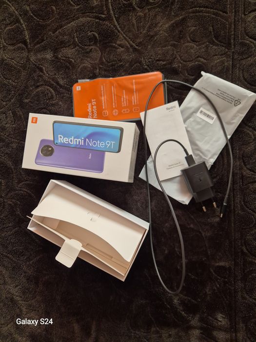 Продаётся телефон