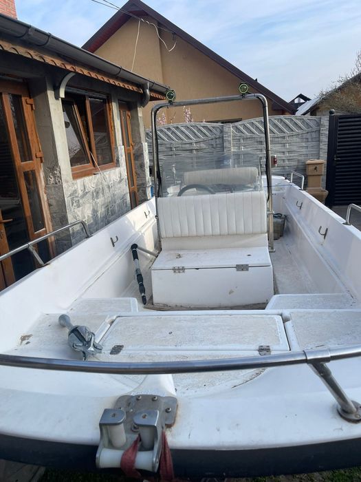 Barca Hellas trimaran și motor Yamaha 50 cp 4th
