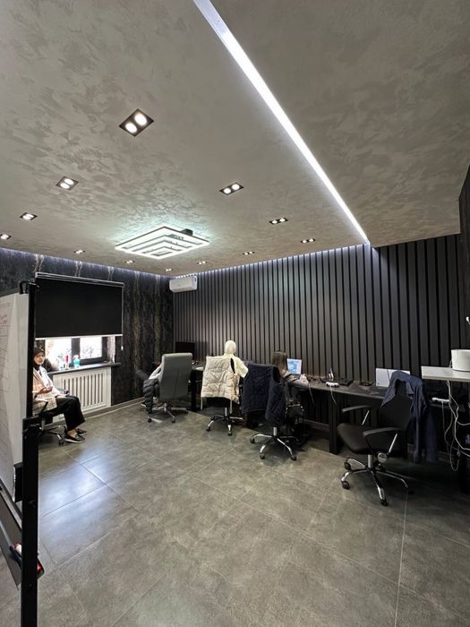 Бодомзор метро евро офис 95кв.м первая линия с арендатором срочно