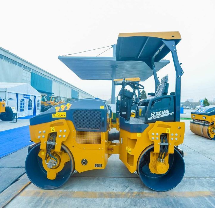 На складе! Дорожный каток XCMG XMR403 4 тонн в Ташкенте,