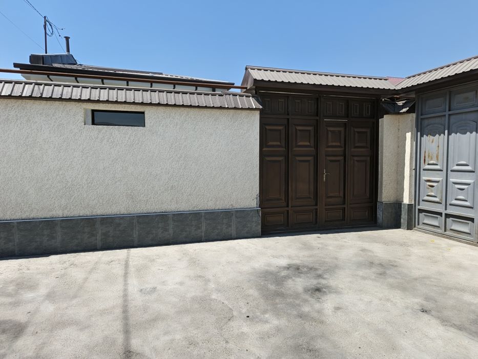 Бинокорда ховли сотилади