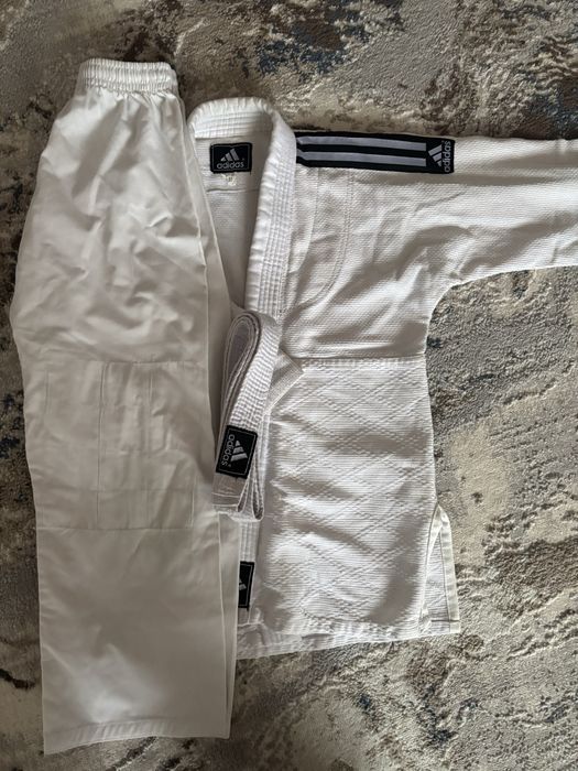 Продается кимано Adidas и Mizuno для дзюдо