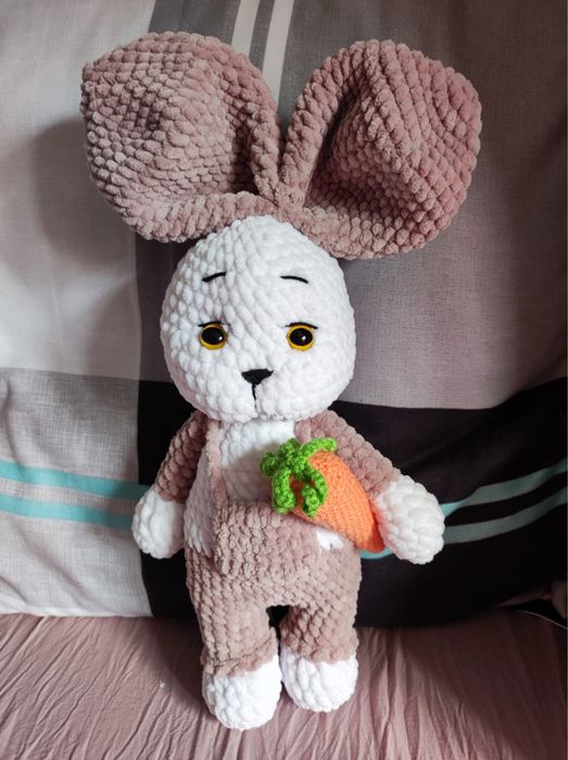 Iepuraș croșetat handmade din materiale hipoalergenice – cadou deosebit