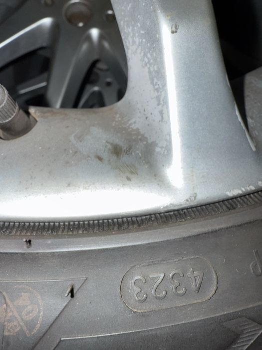 Джанти  с гуми 17 цола, 4 бр. 5х112 7Jx17Н2 ЕТ 49 Mercedes B