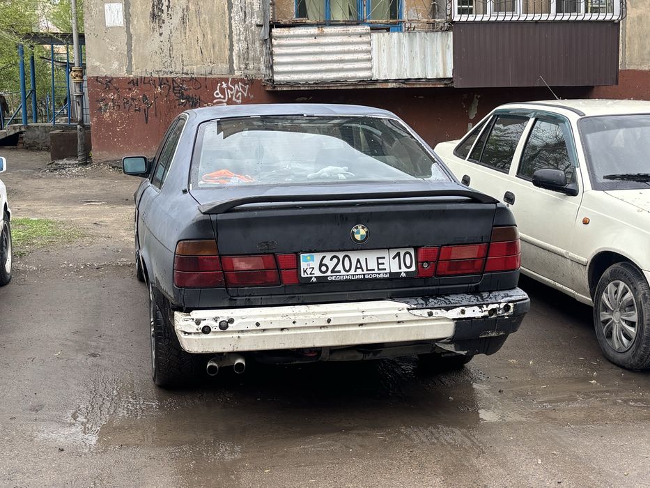Продам бмв 520i