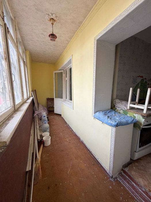 Сергели Спутник 4 2/2/4 без ремонта,балкон 1,2х5 48м²