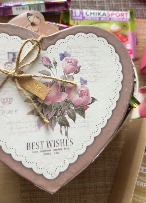 Подарки боксы корзины 8 марта