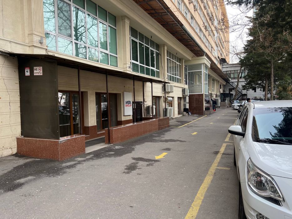 Сдаётся Офисное помещение Площадью 400 кв.м. 15 y.e. за квадрат