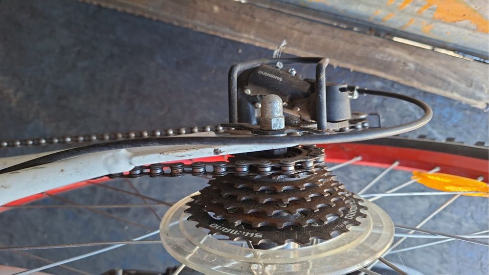 Bicicleta HiLL 800,frine disc,suspensie,anvelope,totul original