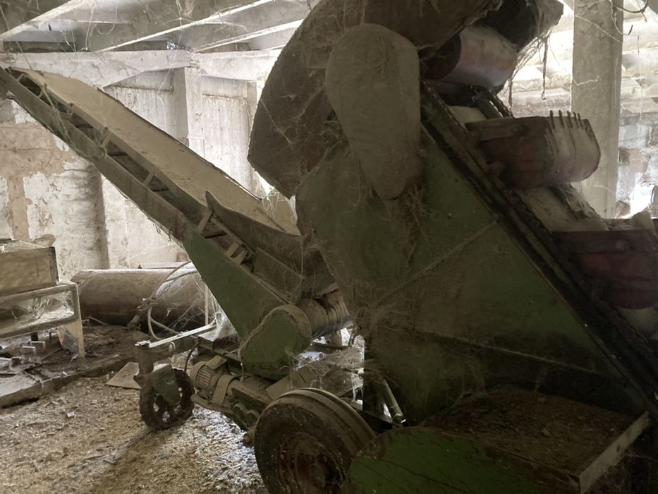 Продаю зернопогрузчик ковшевый