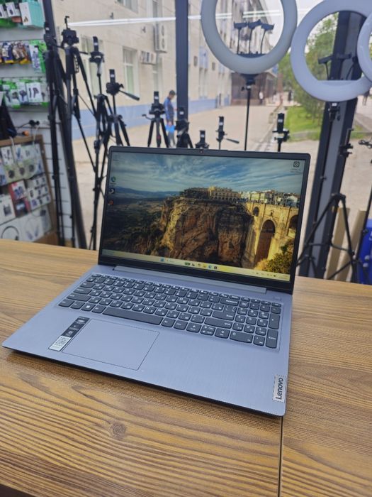 Ноутбук Lenovo как новый