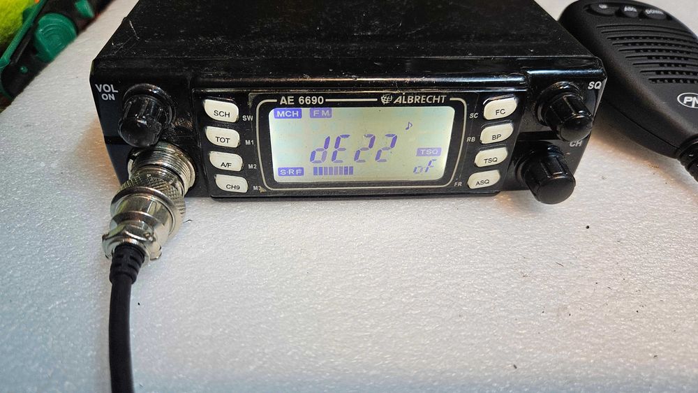 Statie radio CB Albrecht AE 6690 si Cobra