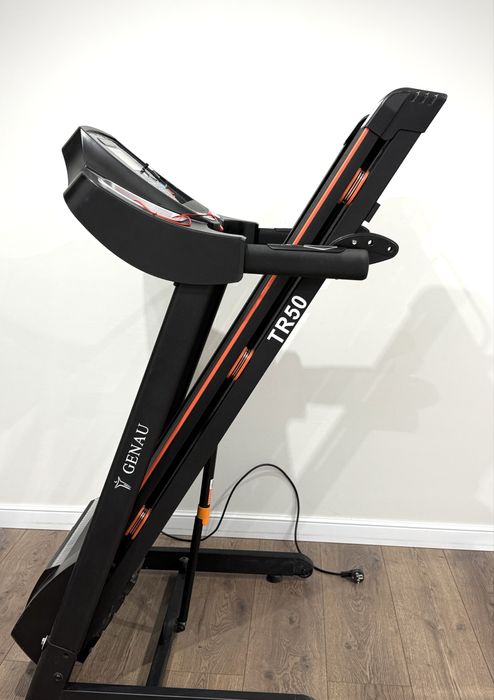 Продам беговую дорожку GENAU TR50