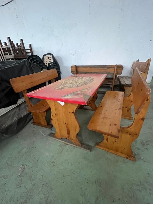 Трапезна маса с 2 бр. Пейки ( комплект)