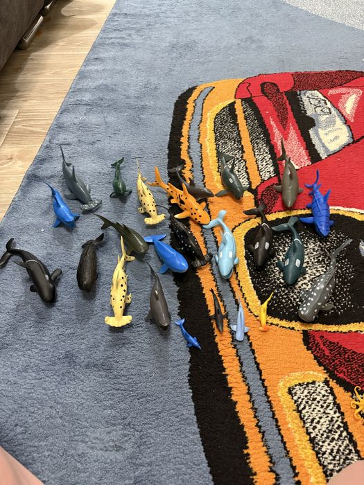 Продаю игрушки акулы