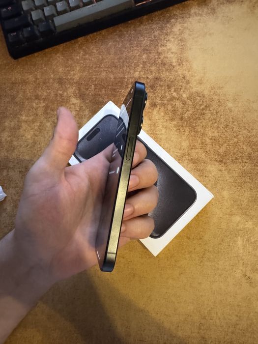 iPhone 15 pro 256gb