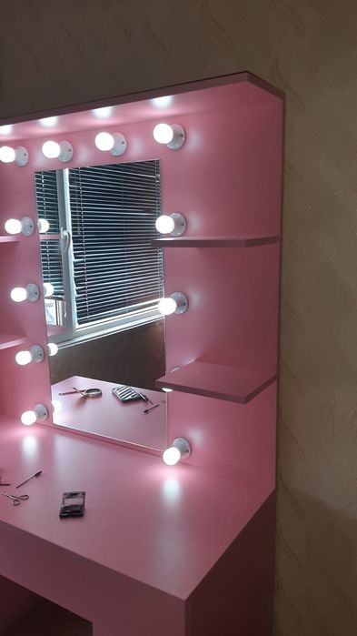 Огледало с осветление