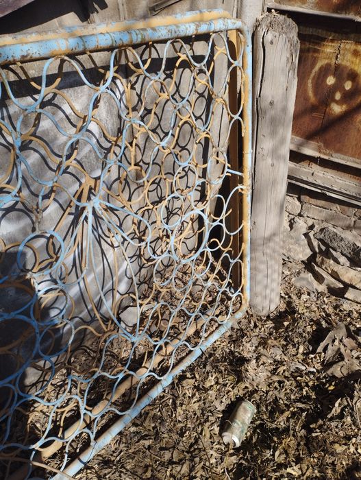 Продам  металлическую дверь и ворота