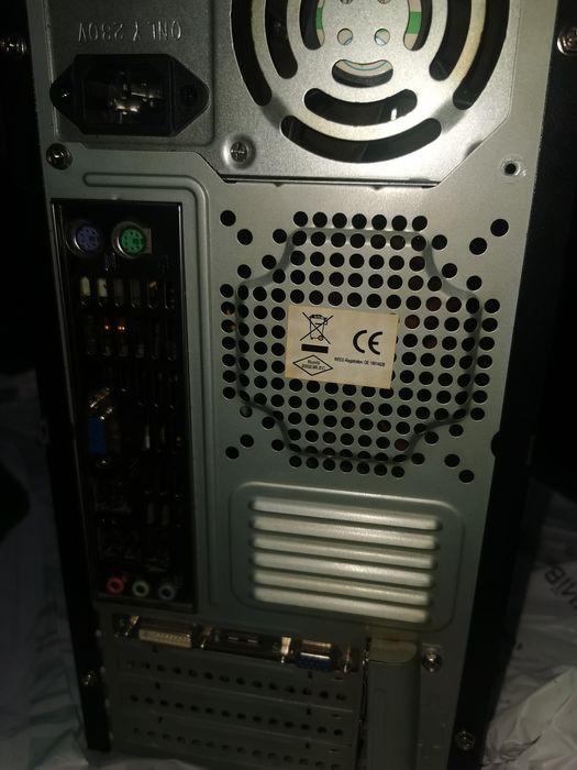 Настолен компютър.