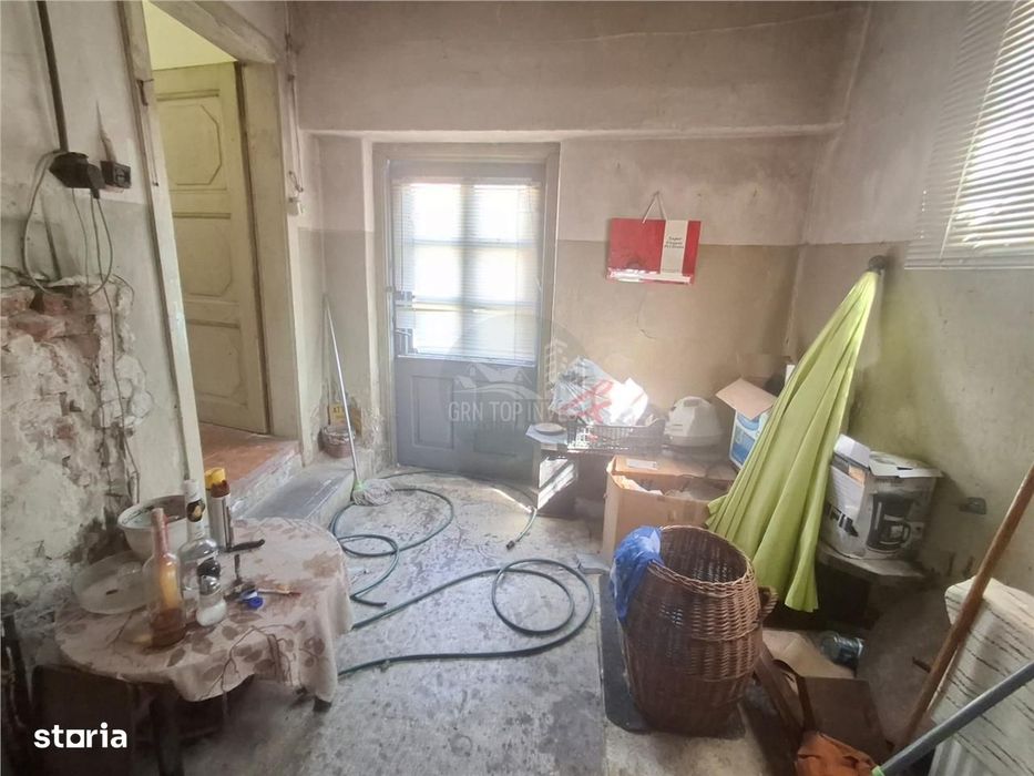 2 Apartamente la casa pivnita garaj in Cisnadie