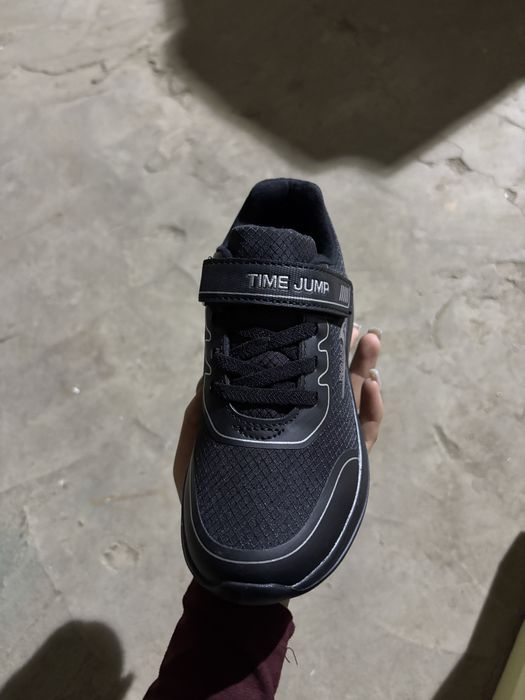 Детские кроссовки