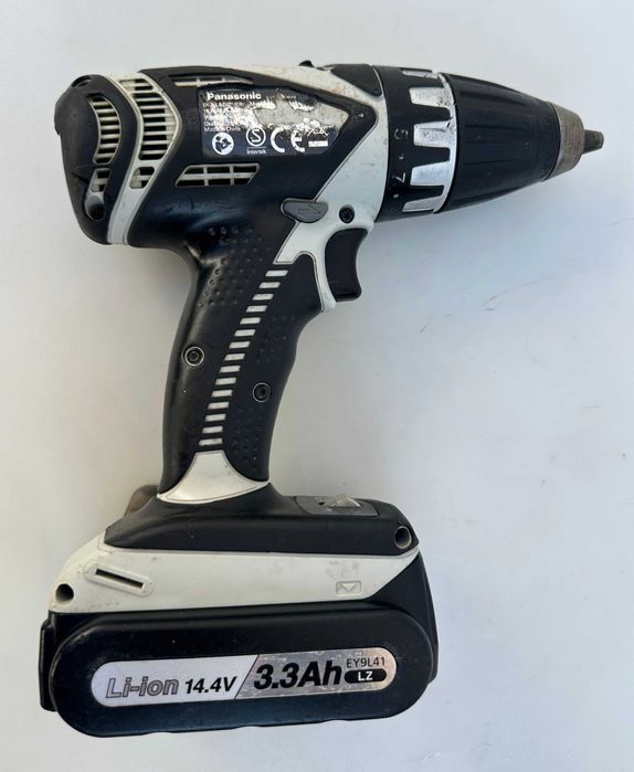 Panasonic 14.4V - Акумулаторен сет зеге, винтоверт и фенер