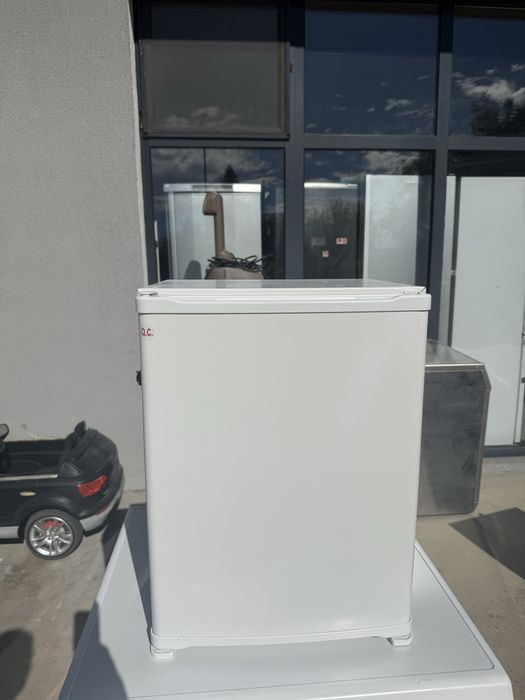 минибар - малък хладилник