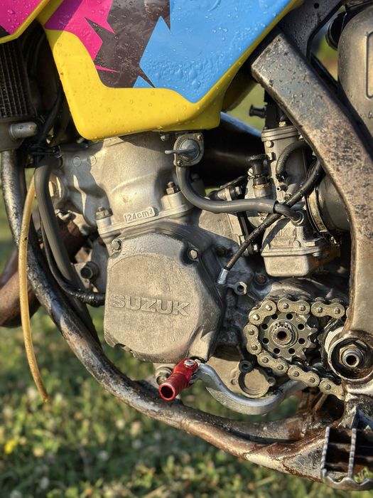 Suzuki rm125.
