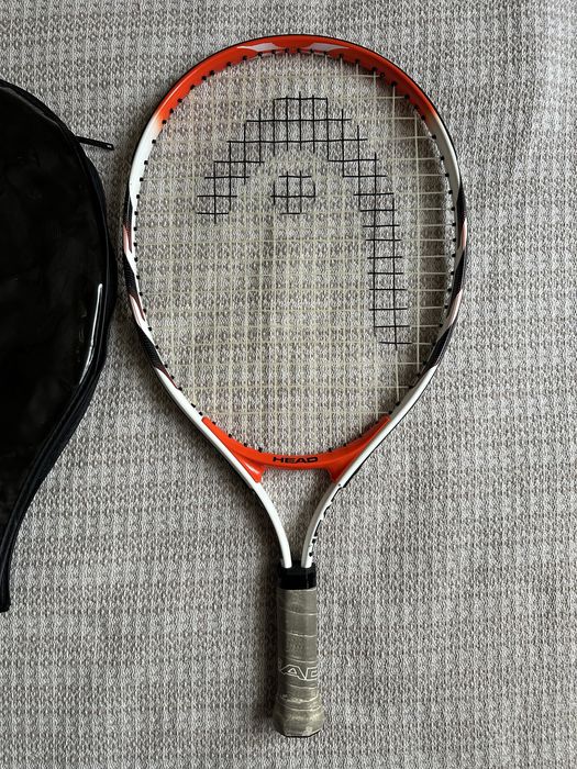 Продам ракетку Head