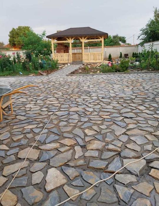 Pavaj natural din piatră de munte pentru grădini și terase