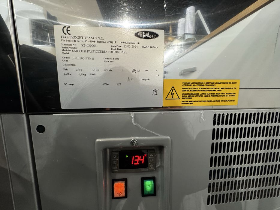 Vand vitrine cofetarie si gelaterie