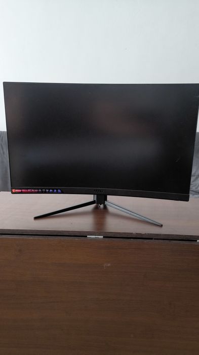 Monitor MSI curbat 27 inch