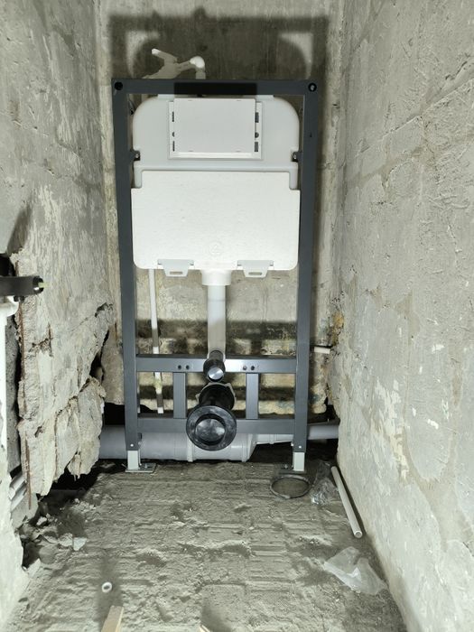 Сантехник,  30 лет стажа.