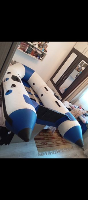 Vând Barcă pneumatică