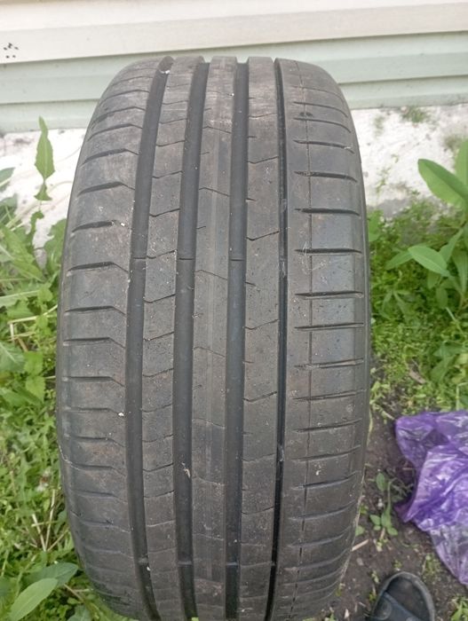 Продам шины  размер 245 . 40. R 19
