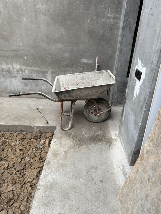 Арава сотилади. Холати яхши, арзонга бериб юбораман.