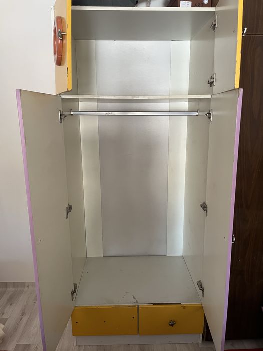 Детский кровать и шкаф