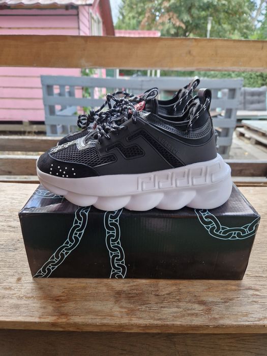 Versace Chain Reaction (marimi: 41,42) Negru siret Rosu