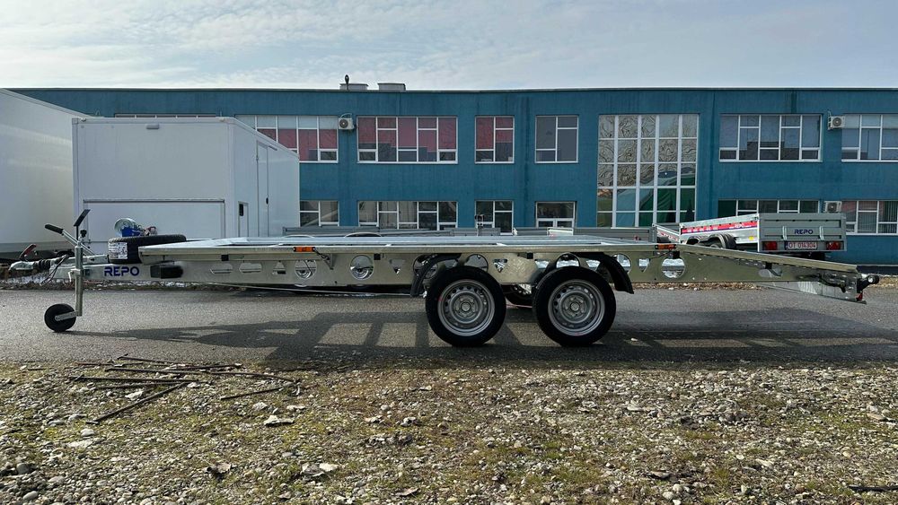 Platformă auto Repo 2700kg cu RAR și număr roșu