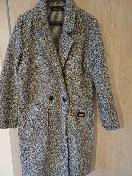 Дамско палто -прав силует