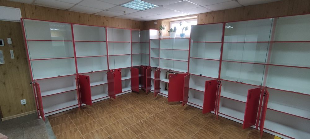 Продаю Витрины стелажи