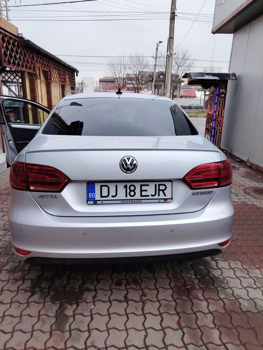 Vând wolvagen Jetta hibrid 1.4 benzina