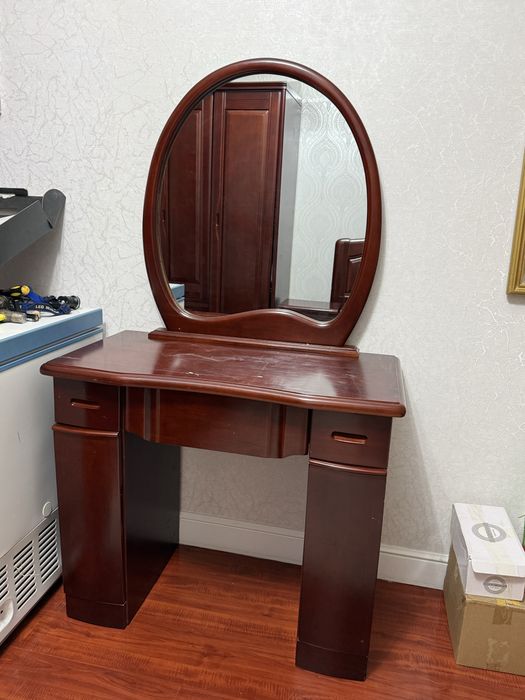 Продам спальный гарнитур