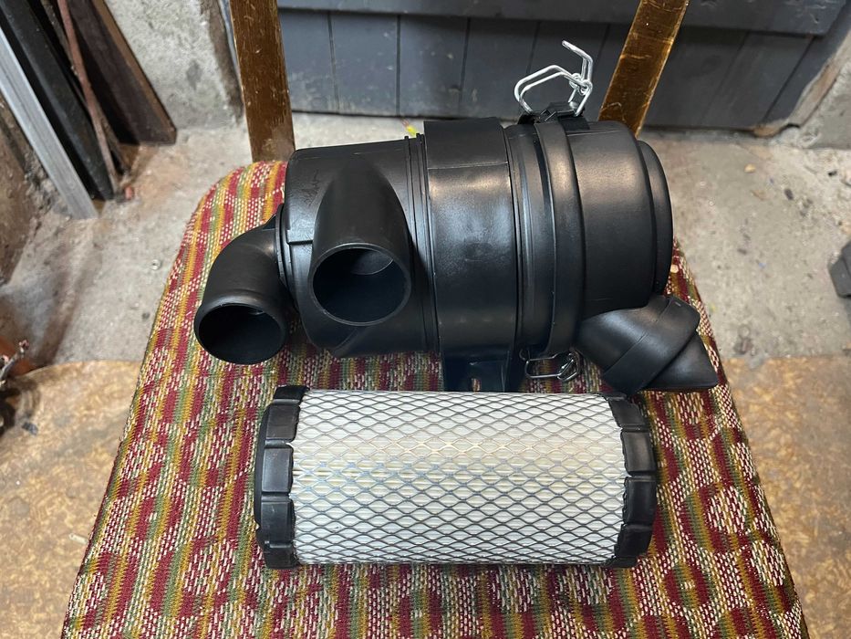 Въздушен филтър кутия - Perkins , John Deere , Yanmar , Kubota , JCB.