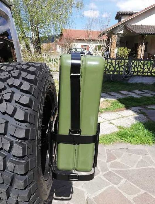 Метална стойка държач за туба за гориво джип бус  Off Road