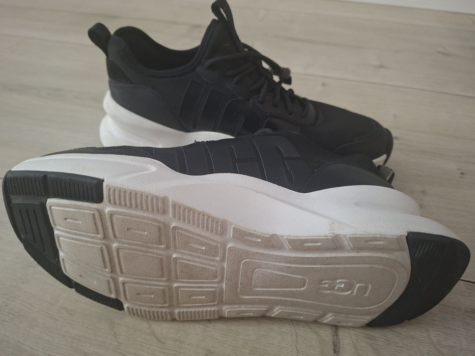 Sneakers UGG marimba 40 purtati o singura data, extrem de usori