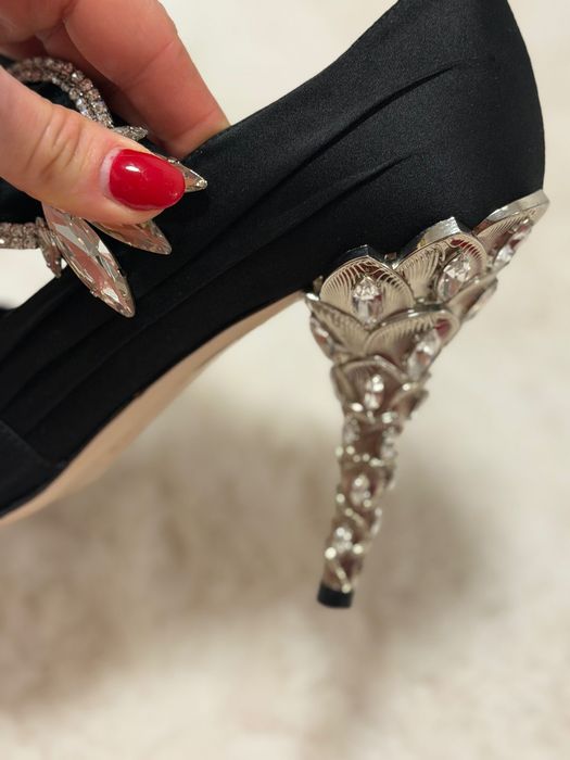 Елегантни обувки на ток Miu  Miu