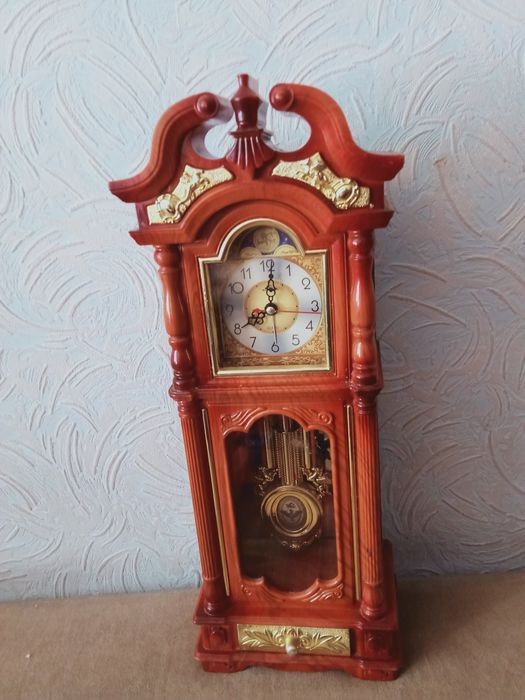 Продам настенные часы