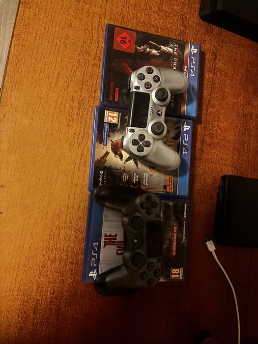 Vand ps 4 cu 2 manete